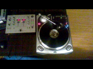 Продаю! DJ-проигрыватель для виниловых дисков NUMARK TT-200